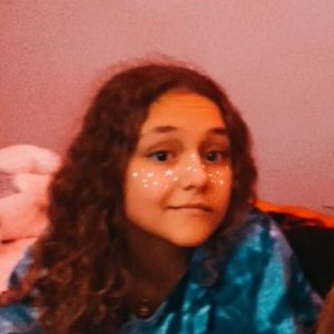 Meet your Posher, Carolina